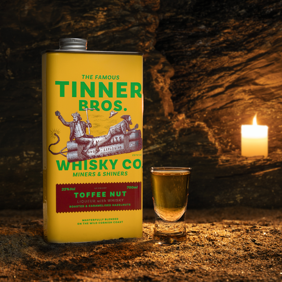 Tinner Bros. Toffee Nut | 700ml Premium Whisky Likör | attraktive Geschenkdose | geröstete karamellisierte Haselnuss & feinstes Toffee | ob pur oder im Drink ein Highlight | Alternative zu Bourbon & Rum | 22%